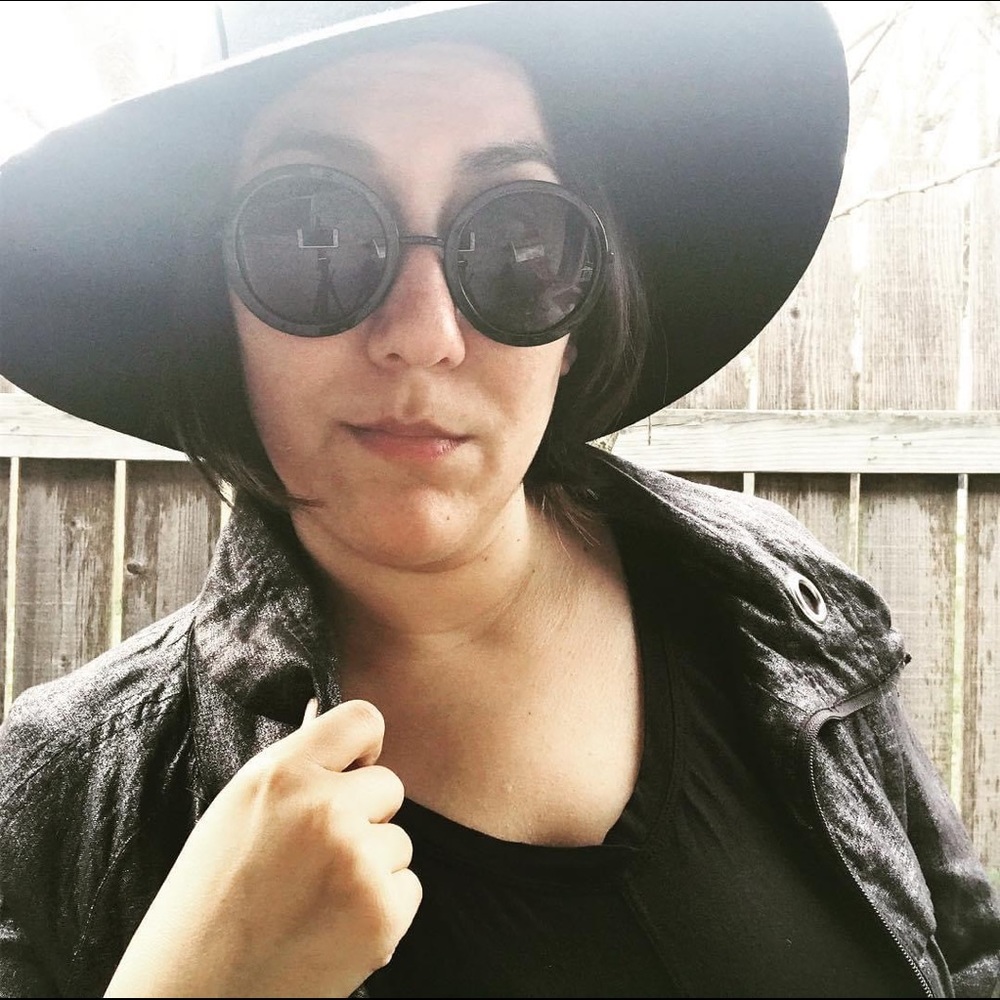 Round Black Sunglasses - Picture 4 of 4
